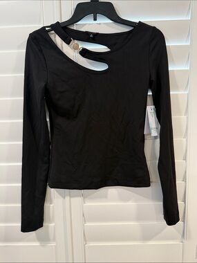 GUESS Black Long-Sleeve Cutout Detail Top